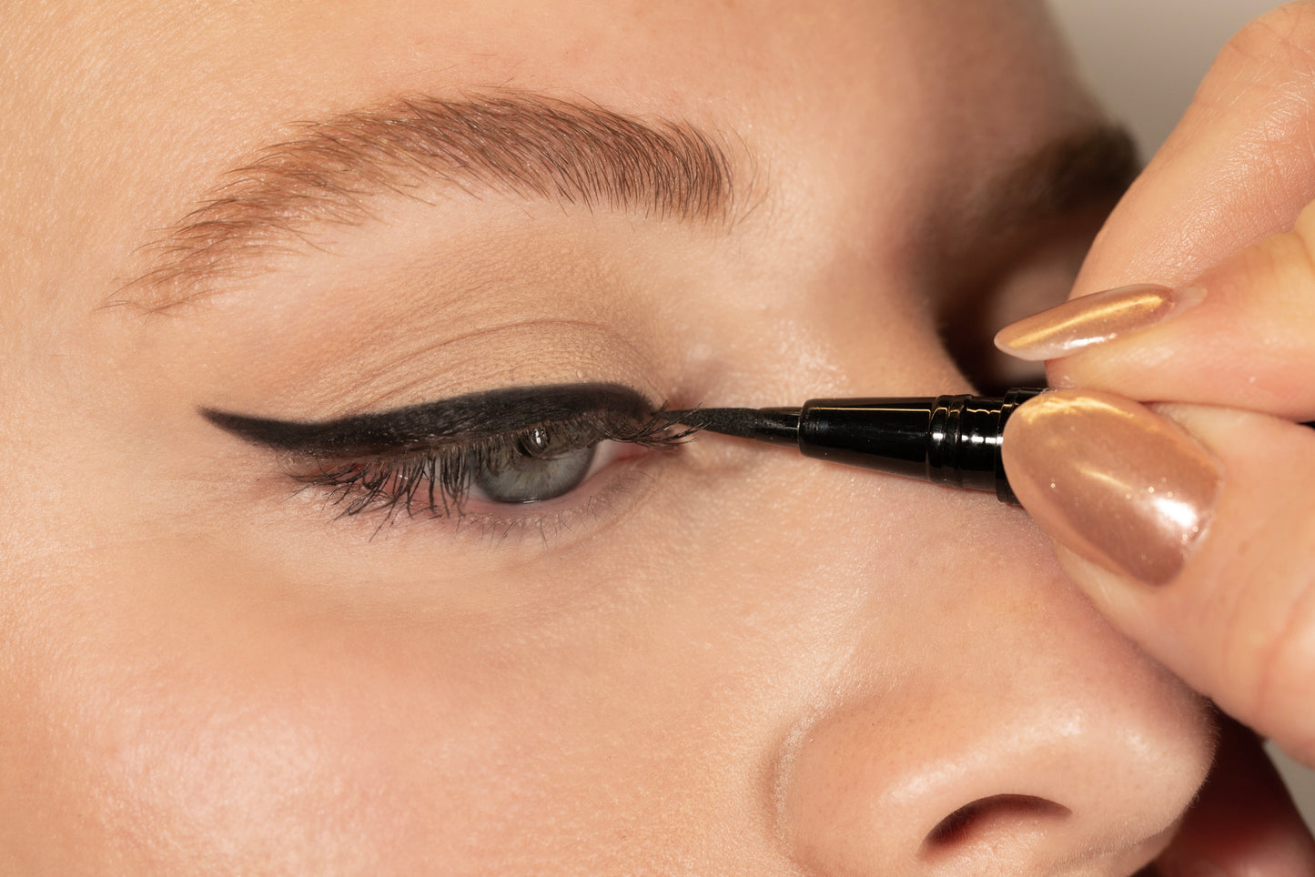 Black EyeSense Long-Lasting Liquid Eyeliner Pen